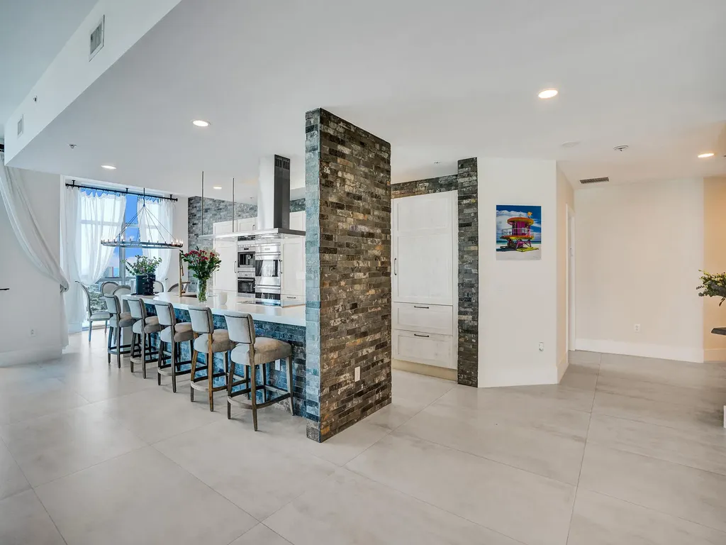 17301 Biscayne Boulevard North Miami Beach FL 33160