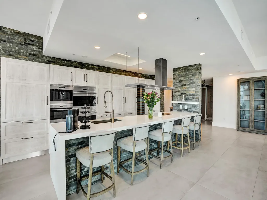 17301 Biscayne Boulevard North Miami Beach FL 33160