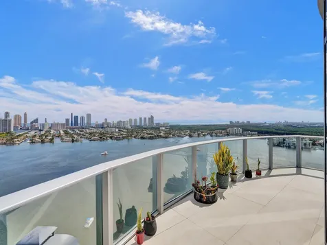 17301 Biscayne Boulevard North Miami Beach FL 33160