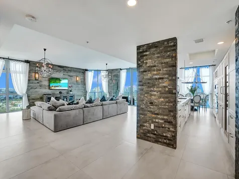 17301 Biscayne Boulevard North Miami Beach FL 33160