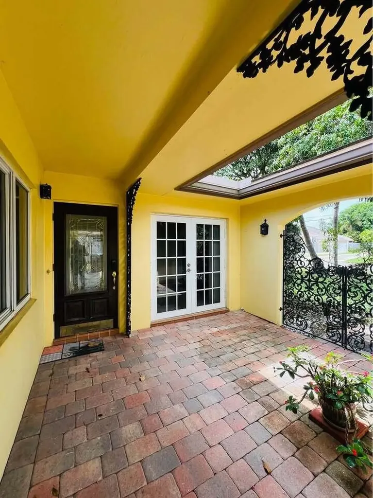 7834 Edgewater Drive Lake Clarke Shores FL 33406