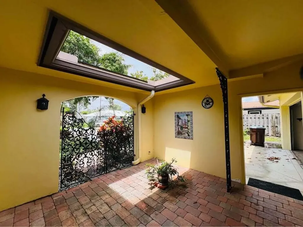 7834 Edgewater Drive Lake Clarke Shores FL 33406