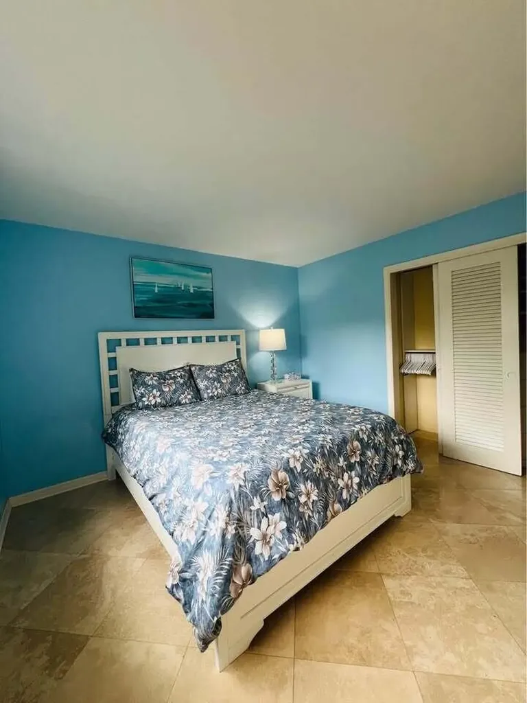 7834 Edgewater Drive Lake Clarke Shores FL 33406