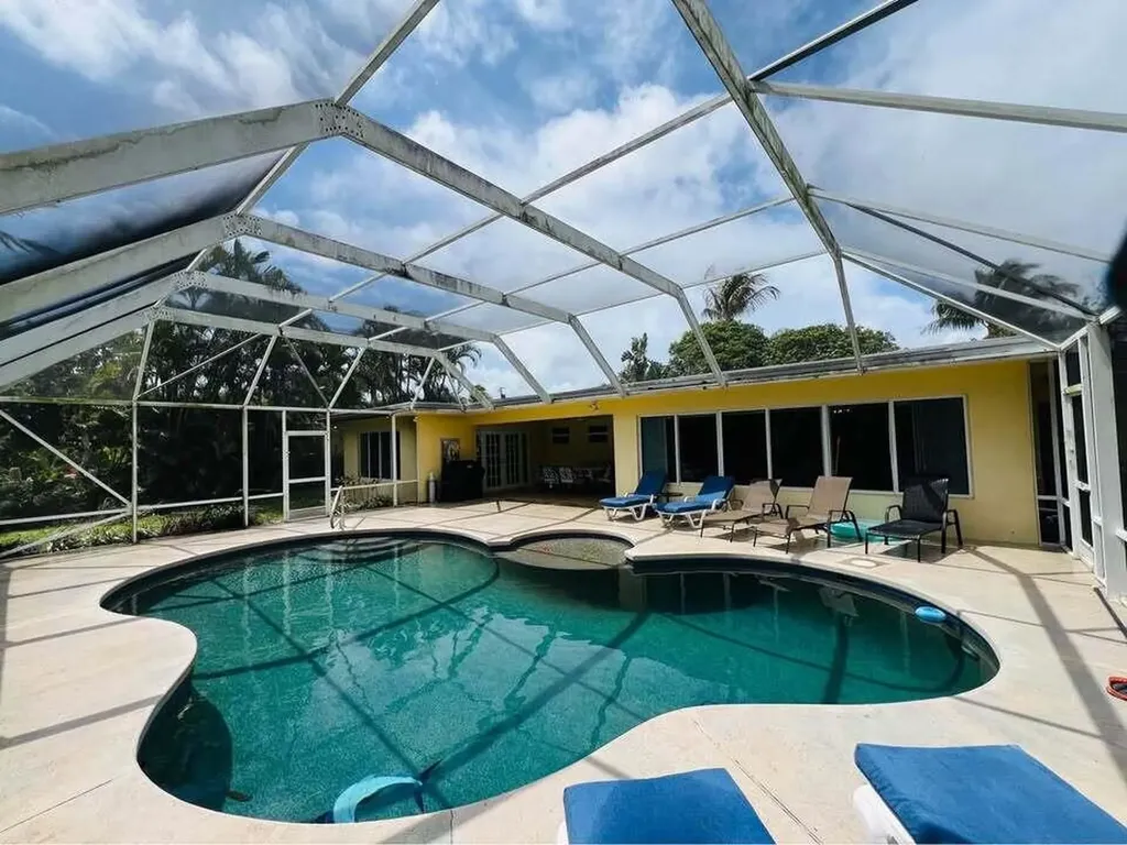 7834 Edgewater Drive Lake Clarke Shores FL 33406