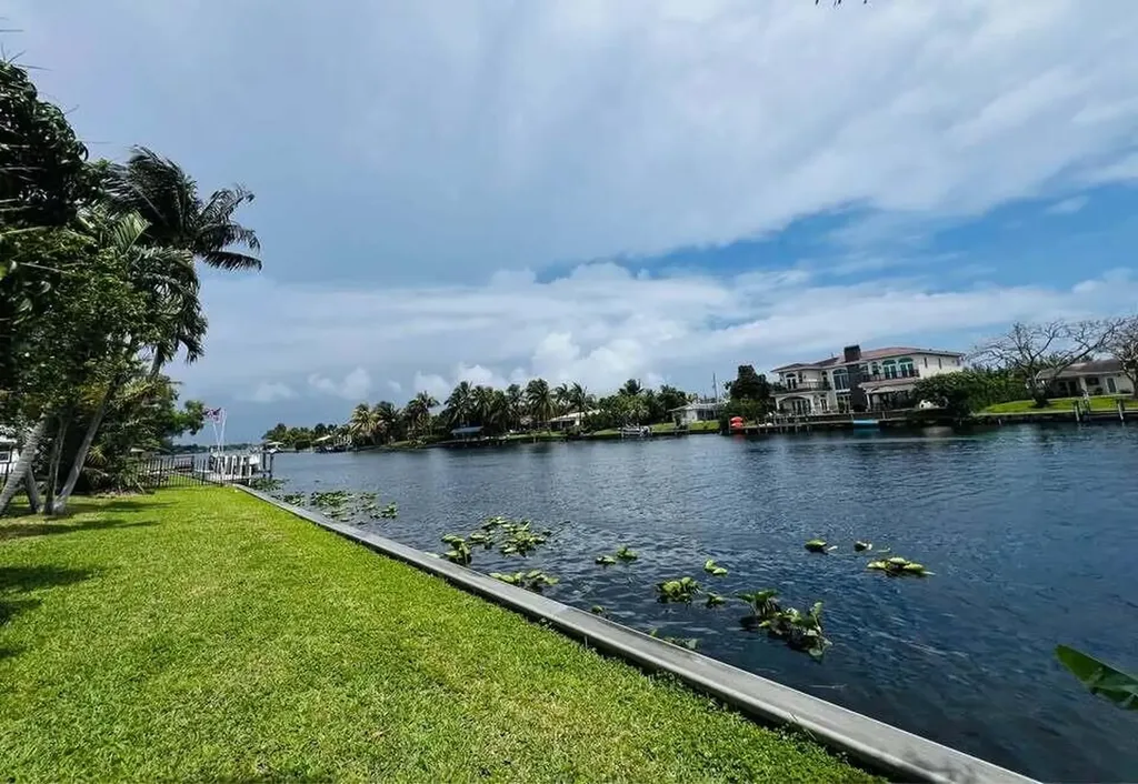 7834 Edgewater Drive Lake Clarke Shores FL 33406