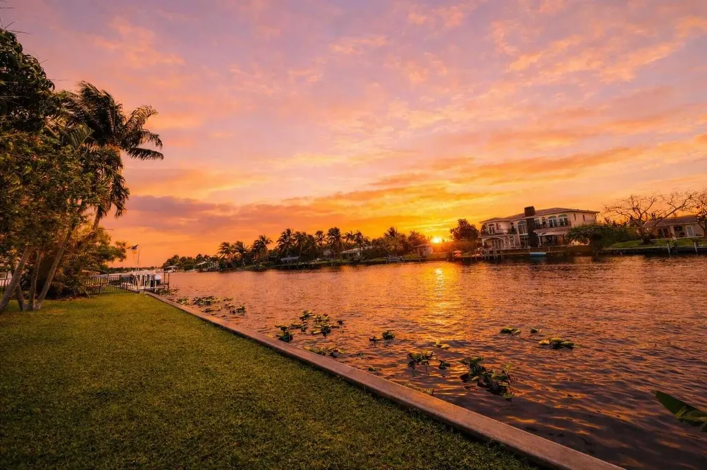 7834 Edgewater Drive Lake Clarke Shores FL 33406