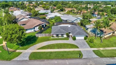 4833 Fox Hunt Trail Boca Raton FL 33487