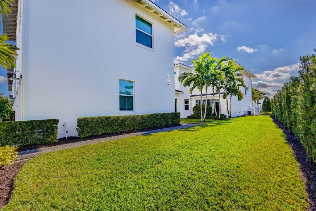 13325 Machiavelli Way Palm Beach Gardens FL 33418