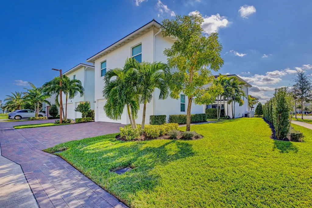 13325 Machiavelli Way Palm Beach Gardens FL 33418