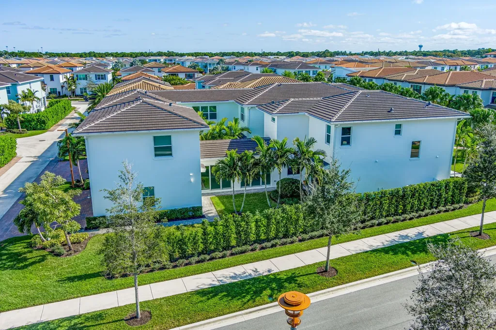 13325 Machiavelli Way Palm Beach Gardens FL 33418