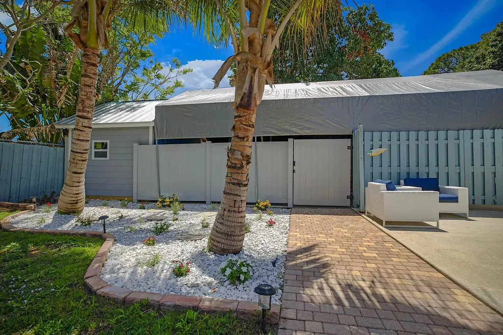 711 Warren Drive Jupiter FL 33458