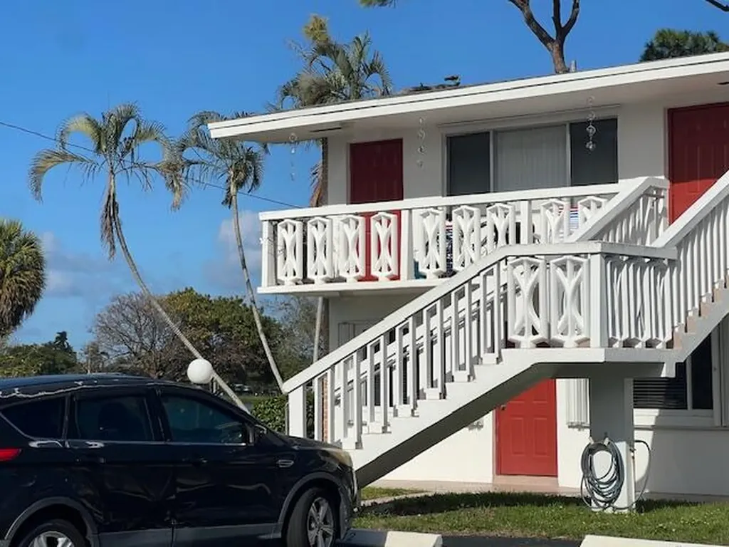 2020 Lake Osborne Drive Lake Worth Beach FL 33461