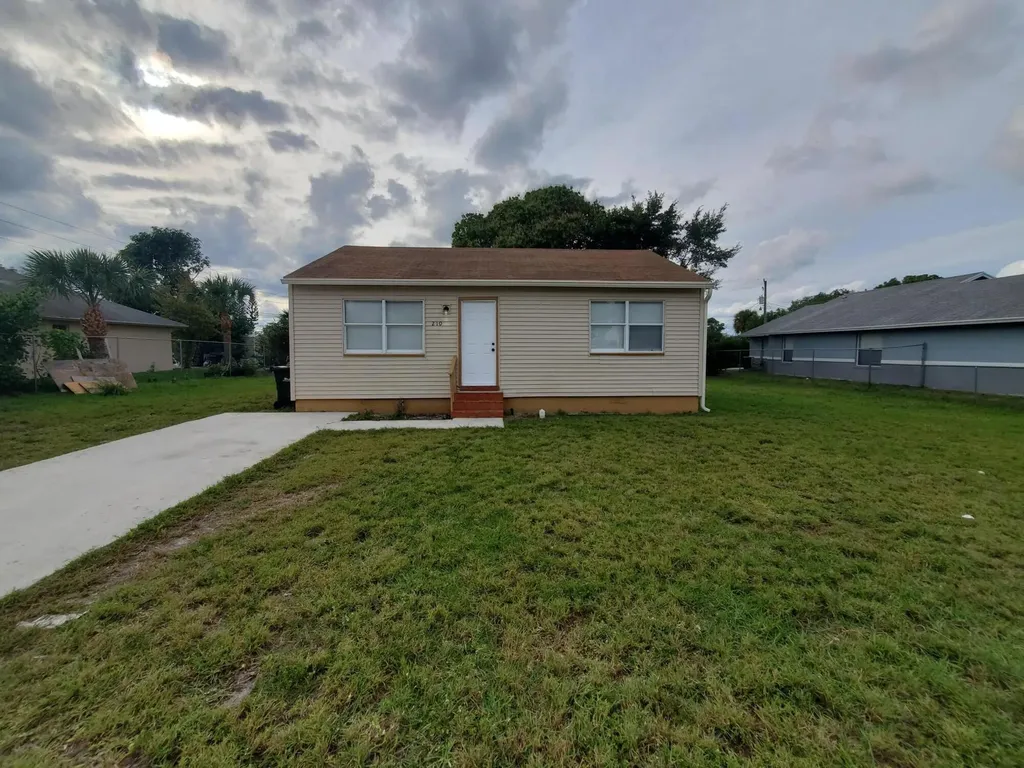 210 NW 13th Avenue Delray Beach FL 33444