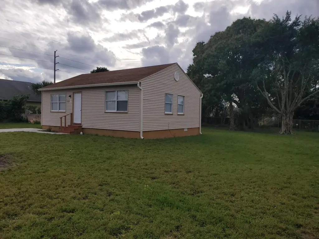 210 NW 13th Avenue Delray Beach FL 33444