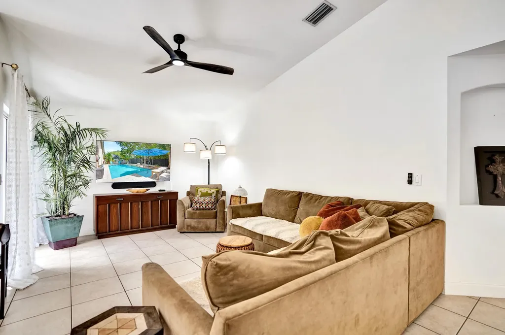 6214 Sand Hills Circle Lake Worth FL 33463