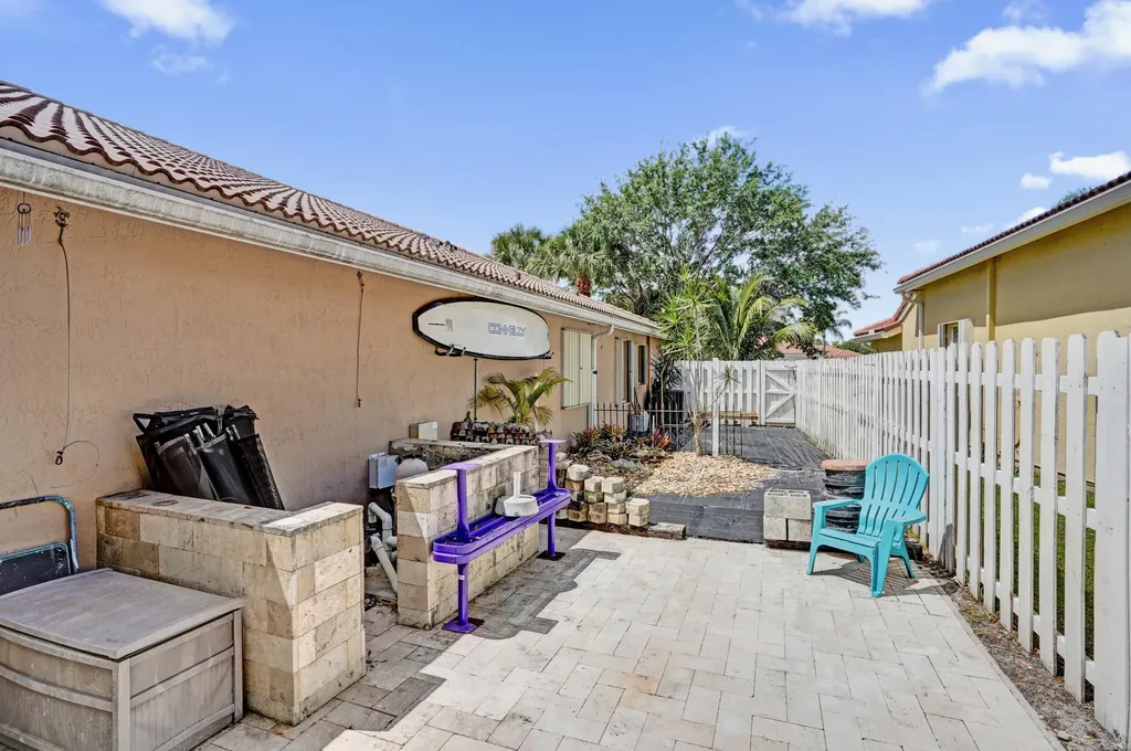 6214 Sand Hills Circle Lake Worth FL 33463