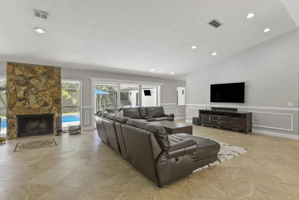 2659 NW 26th Circle Boca Raton FL 33431