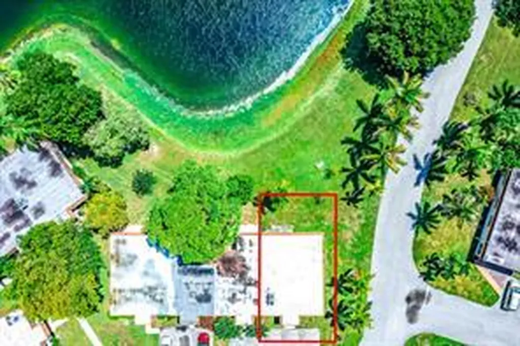 435 SW Natura Avenue Deerfield Beach FL 33441