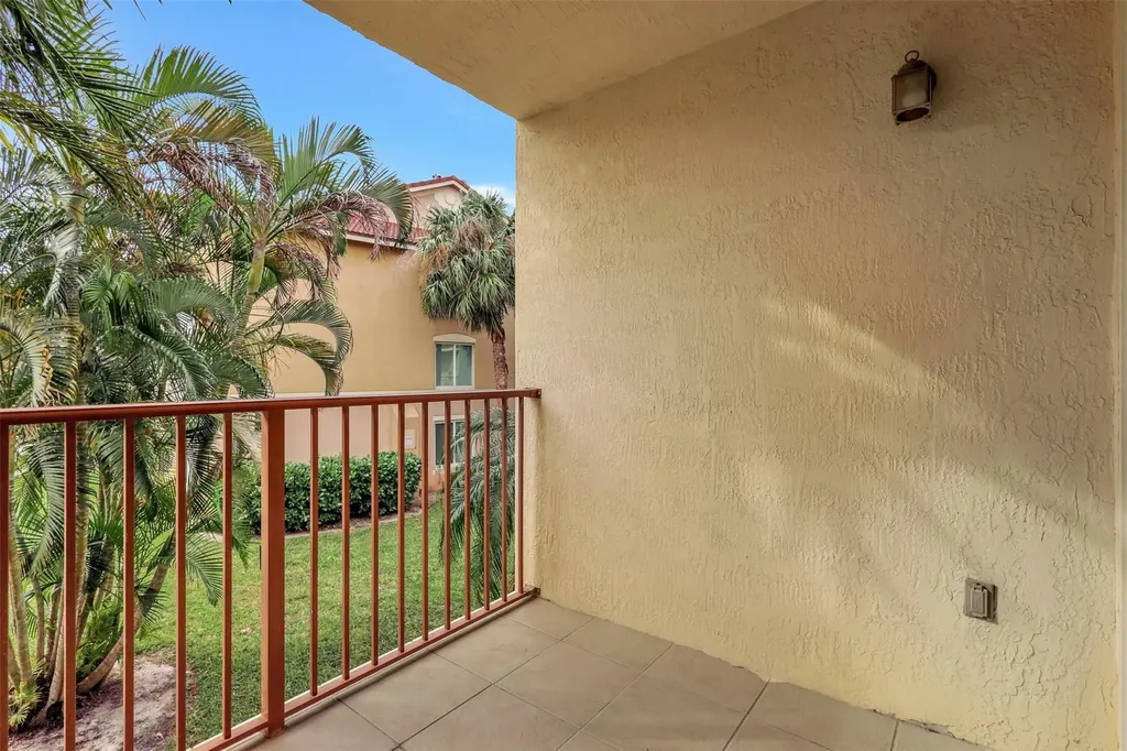 310 Villa Circle Boynton Beach FL 33435