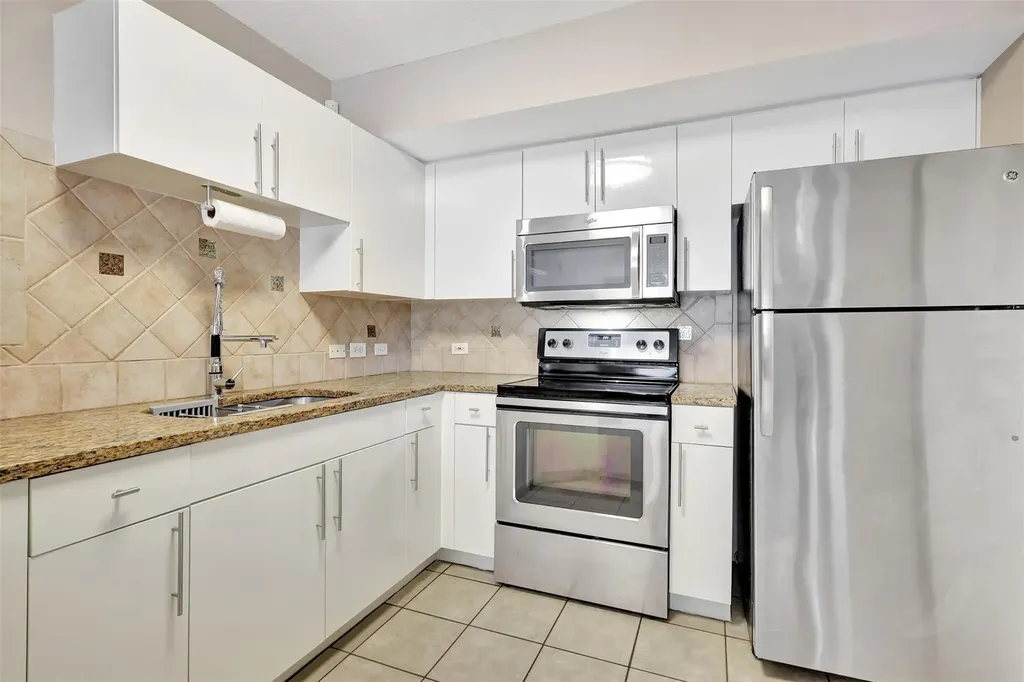 310 Villa Circle Boynton Beach FL 33435