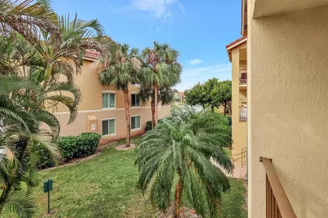 310 Villa Circle Boynton Beach FL 33435