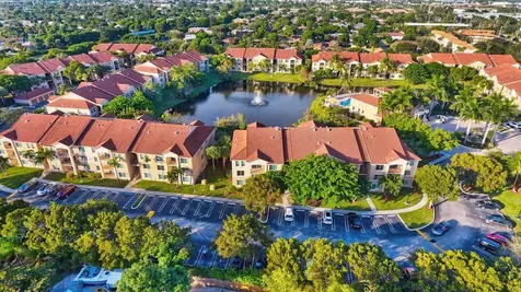 310 Villa Circle Boynton Beach FL 33435