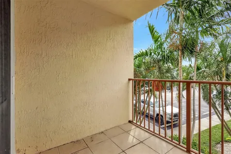 310 Villa Circle Boynton Beach FL 33435