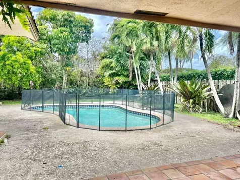 5048 NW 98th Lane Coral Springs FL 33076