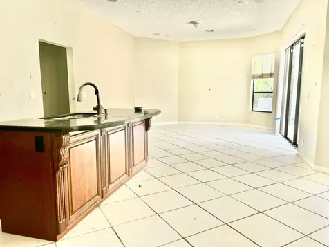 5048 NW 98th Lane Coral Springs FL 33076