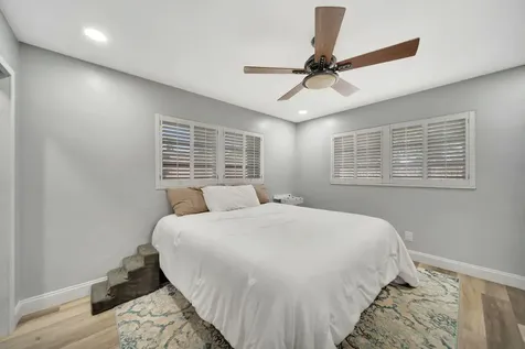 831 NW 39th Street Oakland Park FL 33309