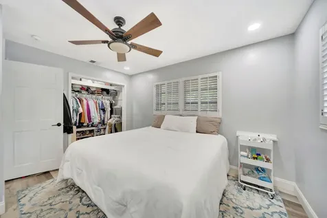 831 NW 39th Street Oakland Park FL 33309