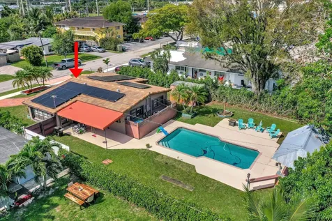 831 NW 39th Street Oakland Park FL 33309