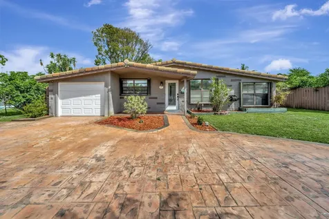 831 NW 39th Street Oakland Park FL 33309