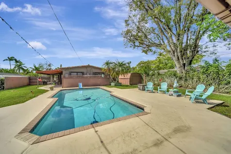 831 NW 39th Street Oakland Park FL 33309