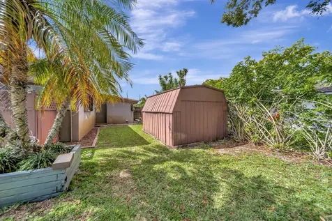 831 NW 39th Street Oakland Park FL 33309