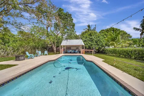 831 NW 39th Street Oakland Park FL 33309