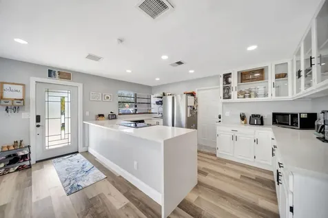 831 NW 39th Street Oakland Park FL 33309
