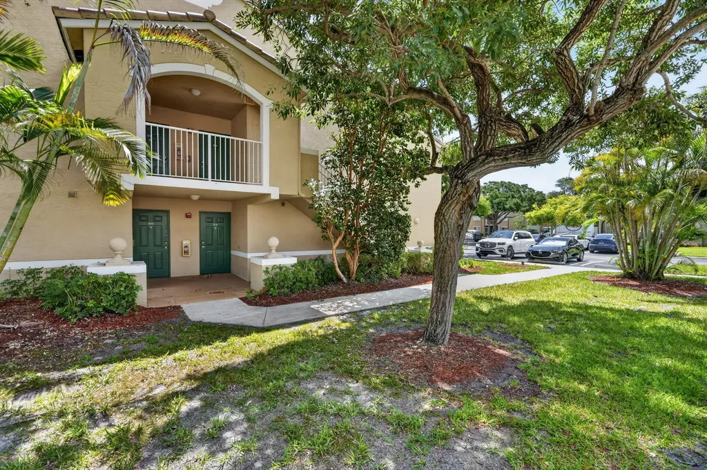 236 Village Boulevard Tequesta FL 33469