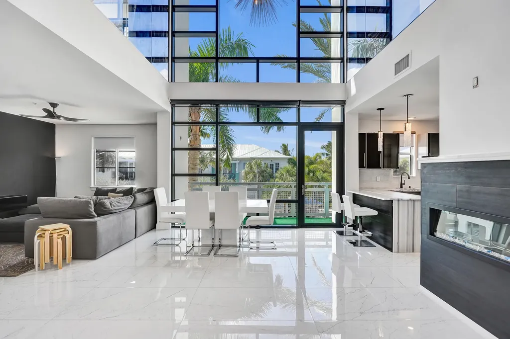 365 SE 6th Avenue Delray Beach FL 33483