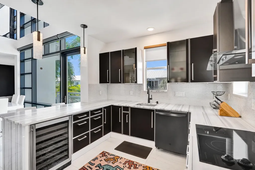 365 SE 6th Avenue Delray Beach FL 33483