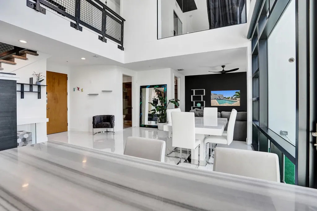 365 SE 6th Avenue Delray Beach FL 33483