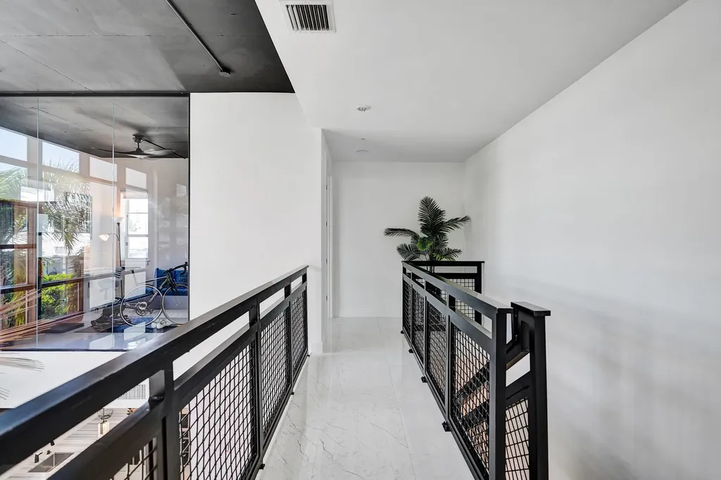365 SE 6th Avenue Delray Beach FL 33483