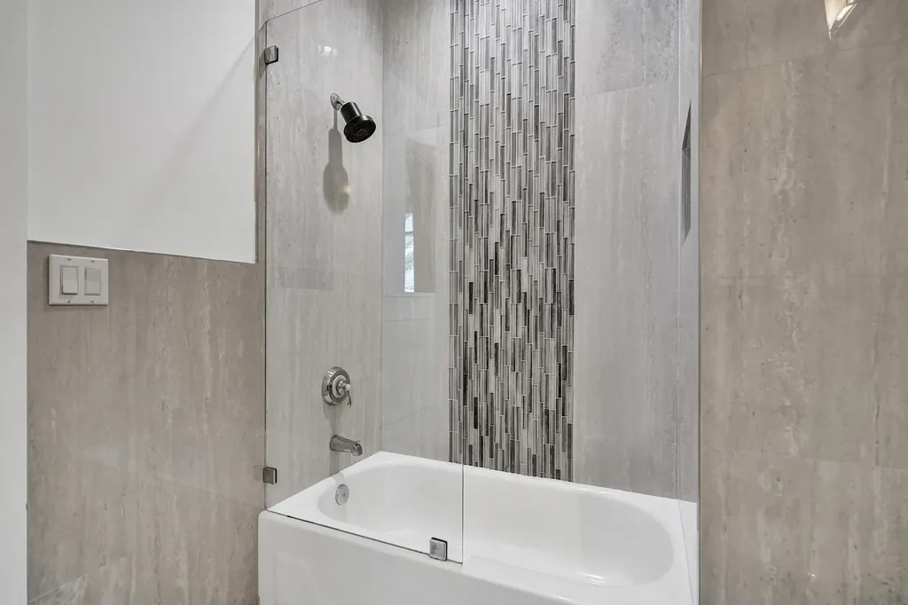 365 SE 6th Avenue Delray Beach FL 33483
