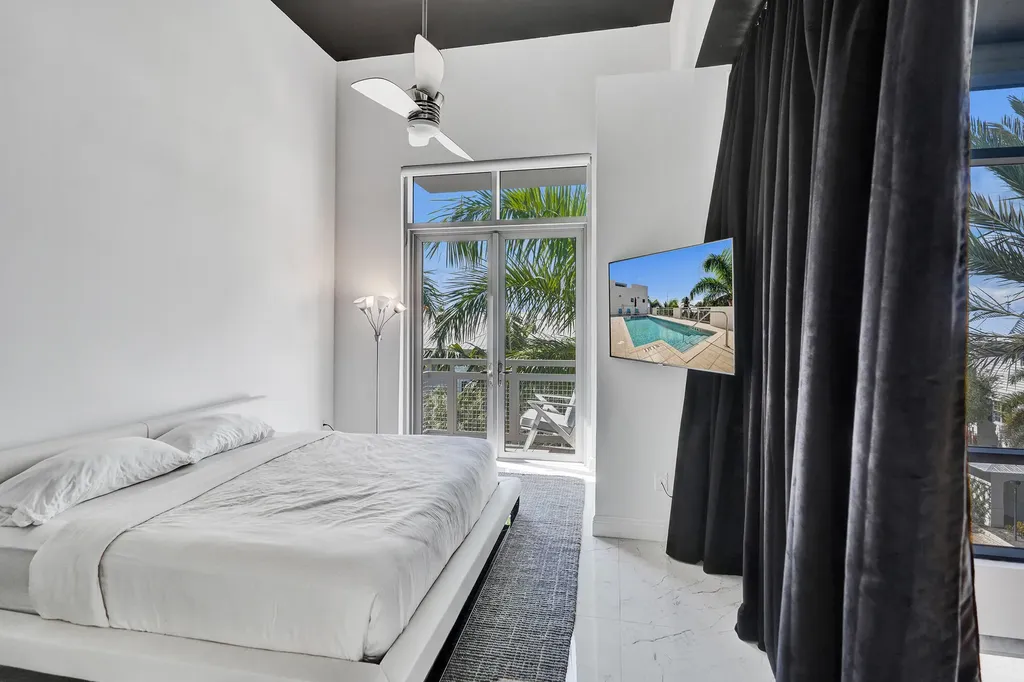 365 SE 6th Avenue Delray Beach FL 33483
