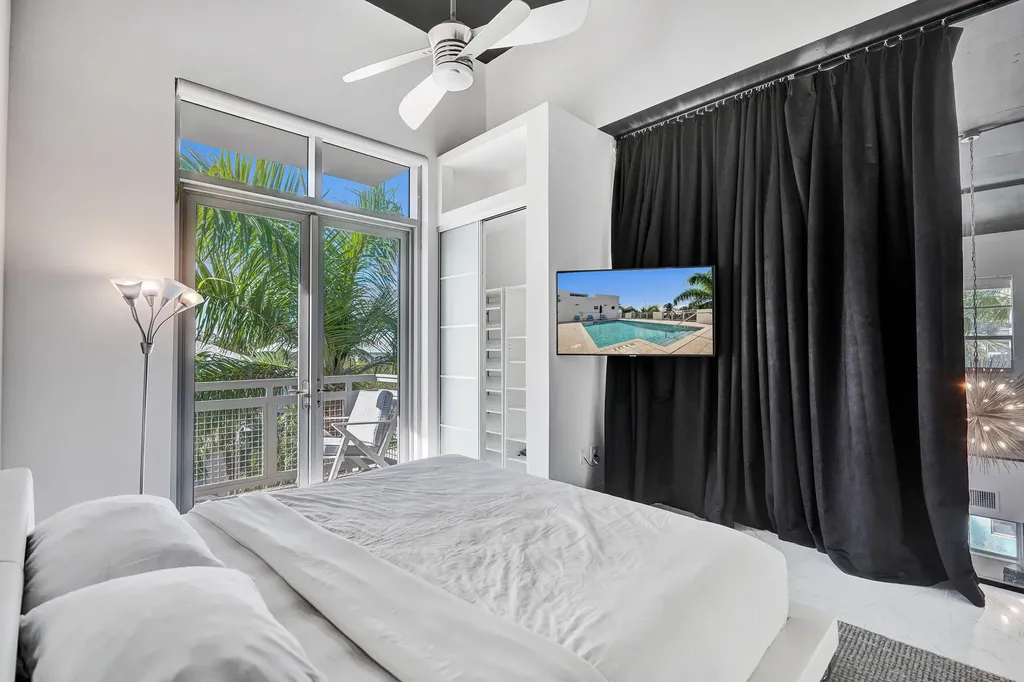 365 SE 6th Avenue Delray Beach FL 33483