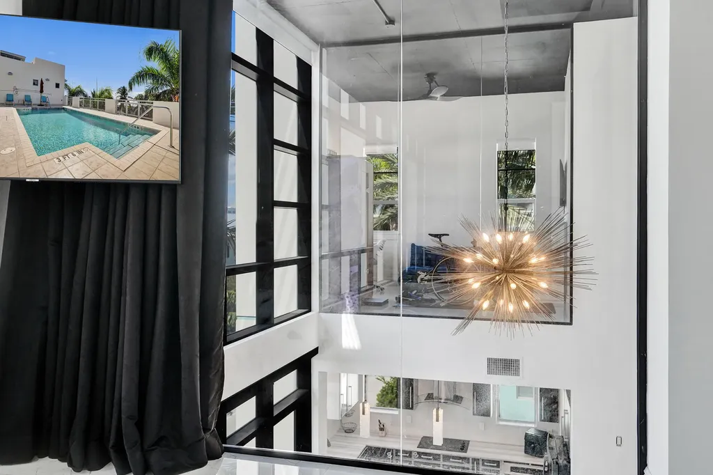365 SE 6th Avenue Delray Beach FL 33483