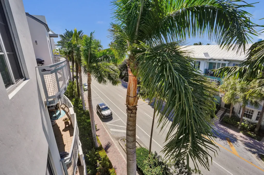 365 SE 6th Avenue Delray Beach FL 33483