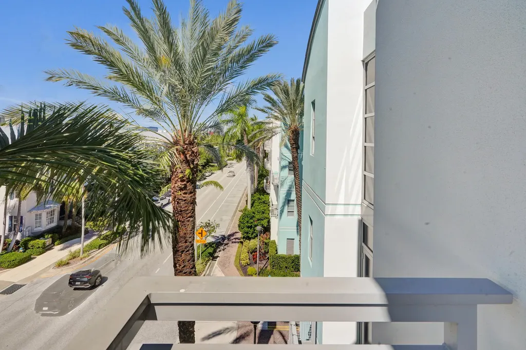 365 SE 6th Avenue Delray Beach FL 33483