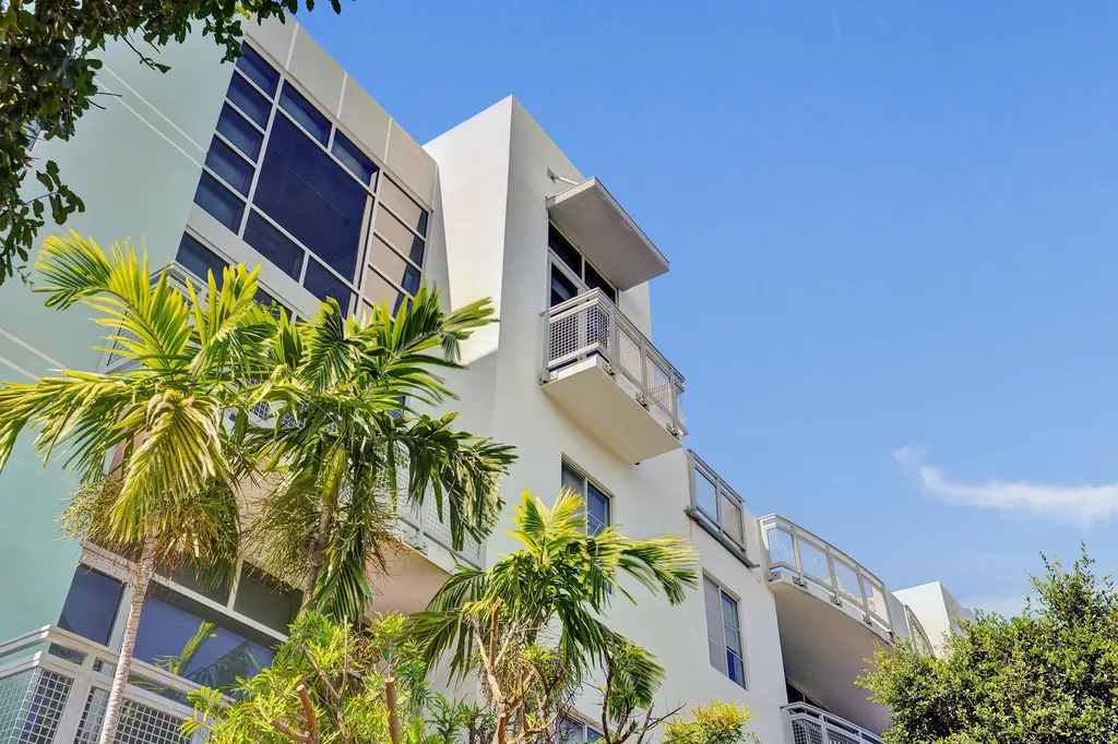 365 SE 6th Avenue Delray Beach FL 33483