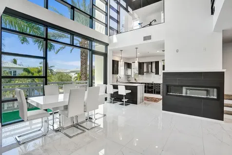 365 SE 6th Avenue Delray Beach FL 33483